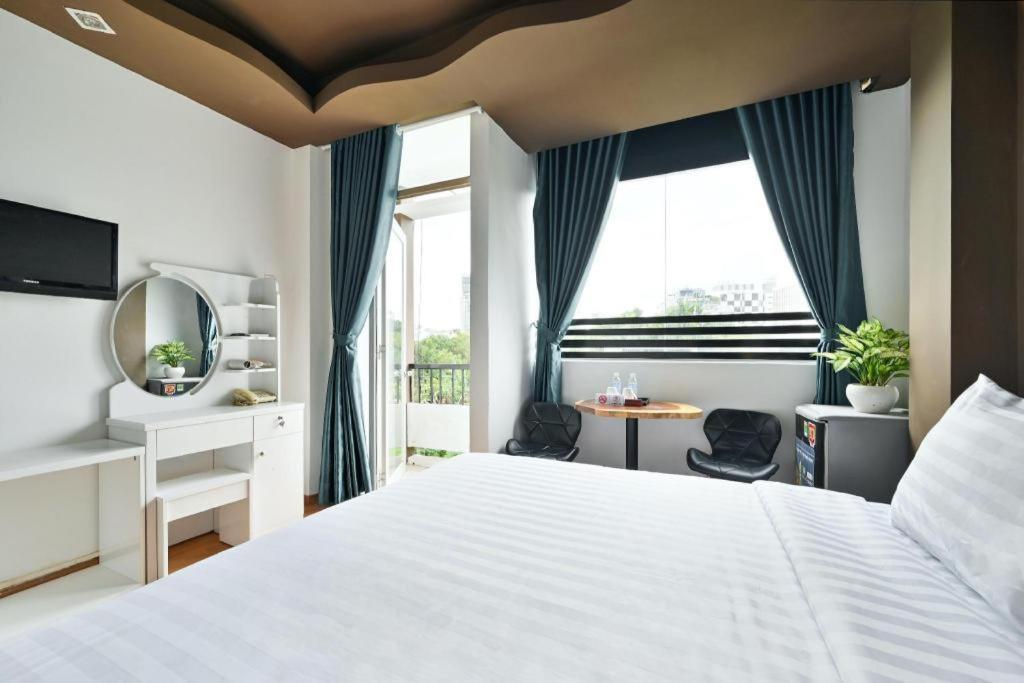 The Noble Swan Wood Park Hotel Thành Pho Ho Chí Minh Esterno foto